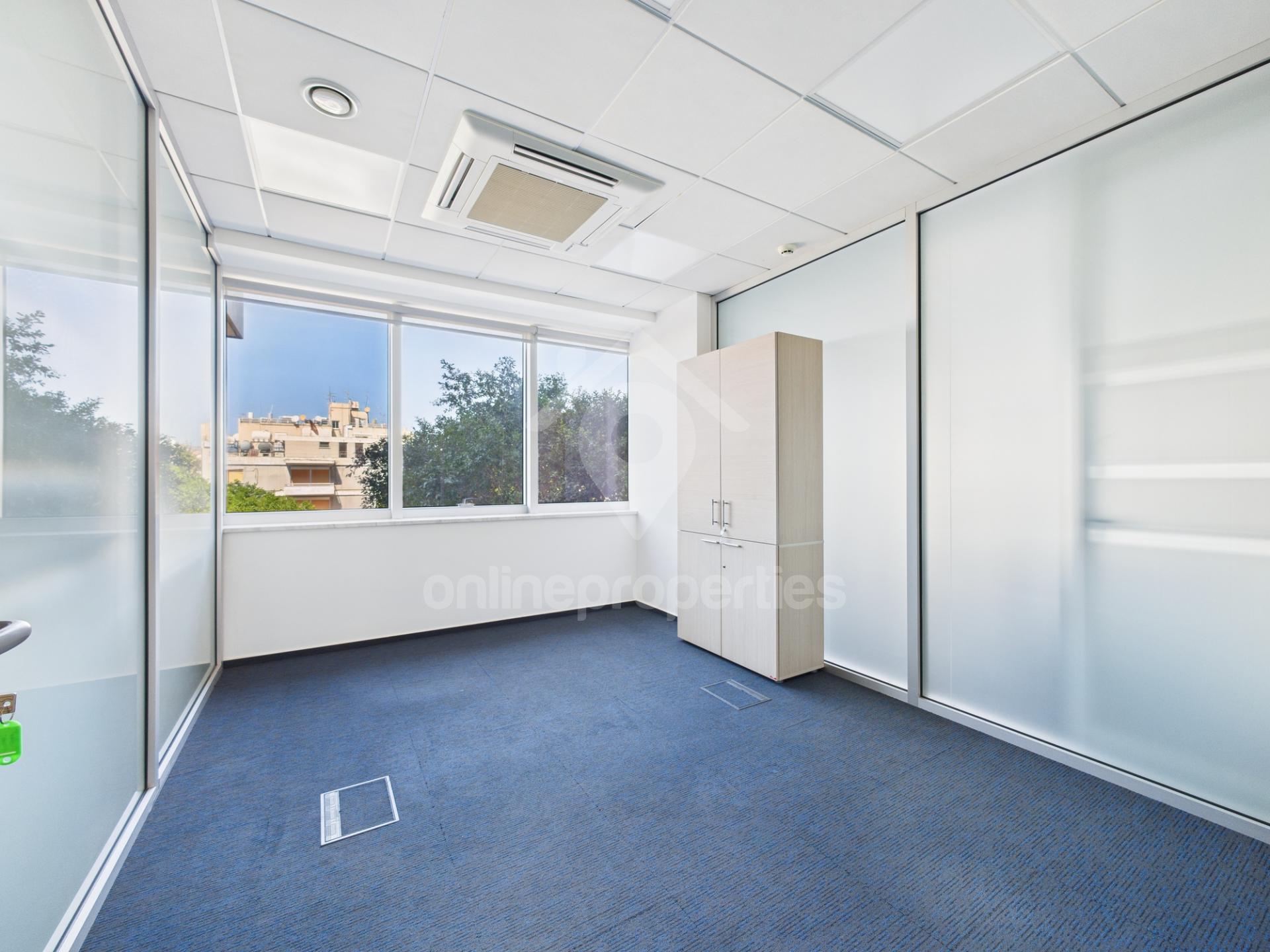 To change image, hover mouse over thumbnails below