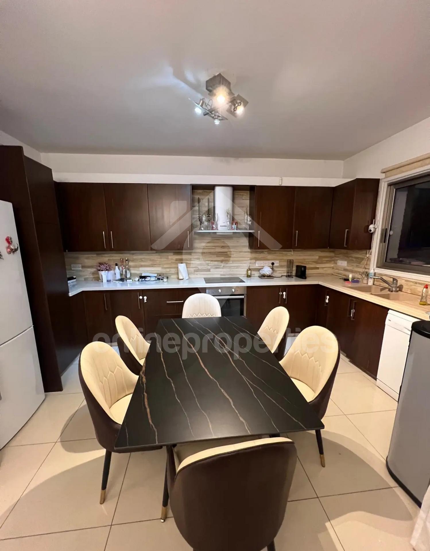 To change image, hover mouse over thumbnails below