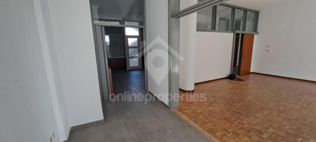 To change image, hover mouse over thumbnails below