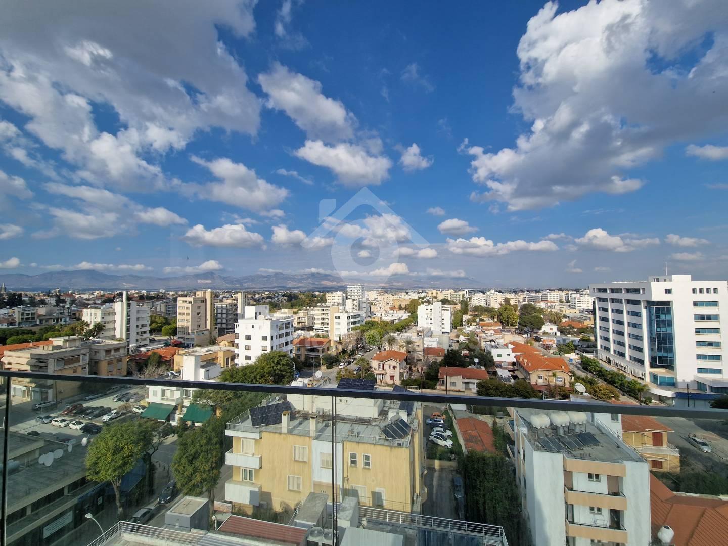 To change image, hover mouse over thumbnails below