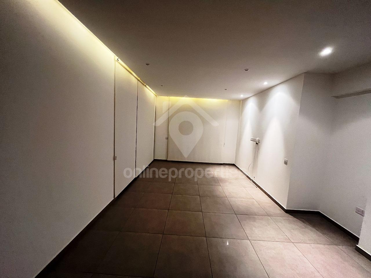 To change image, hover mouse over thumbnails below