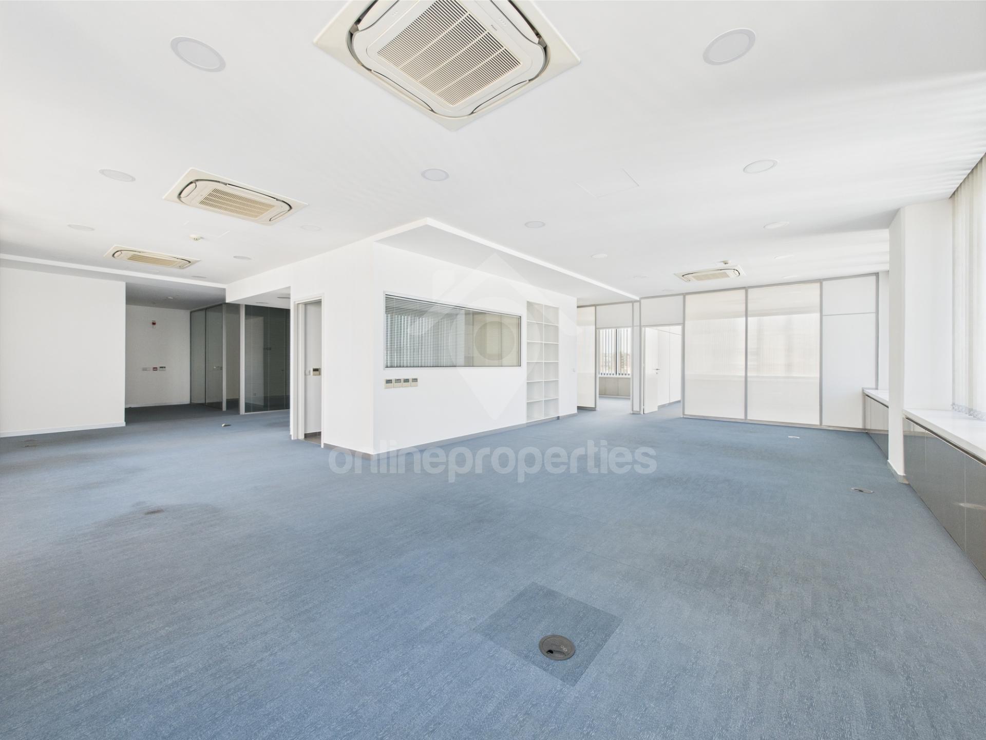 To change image, hover mouse over thumbnails below