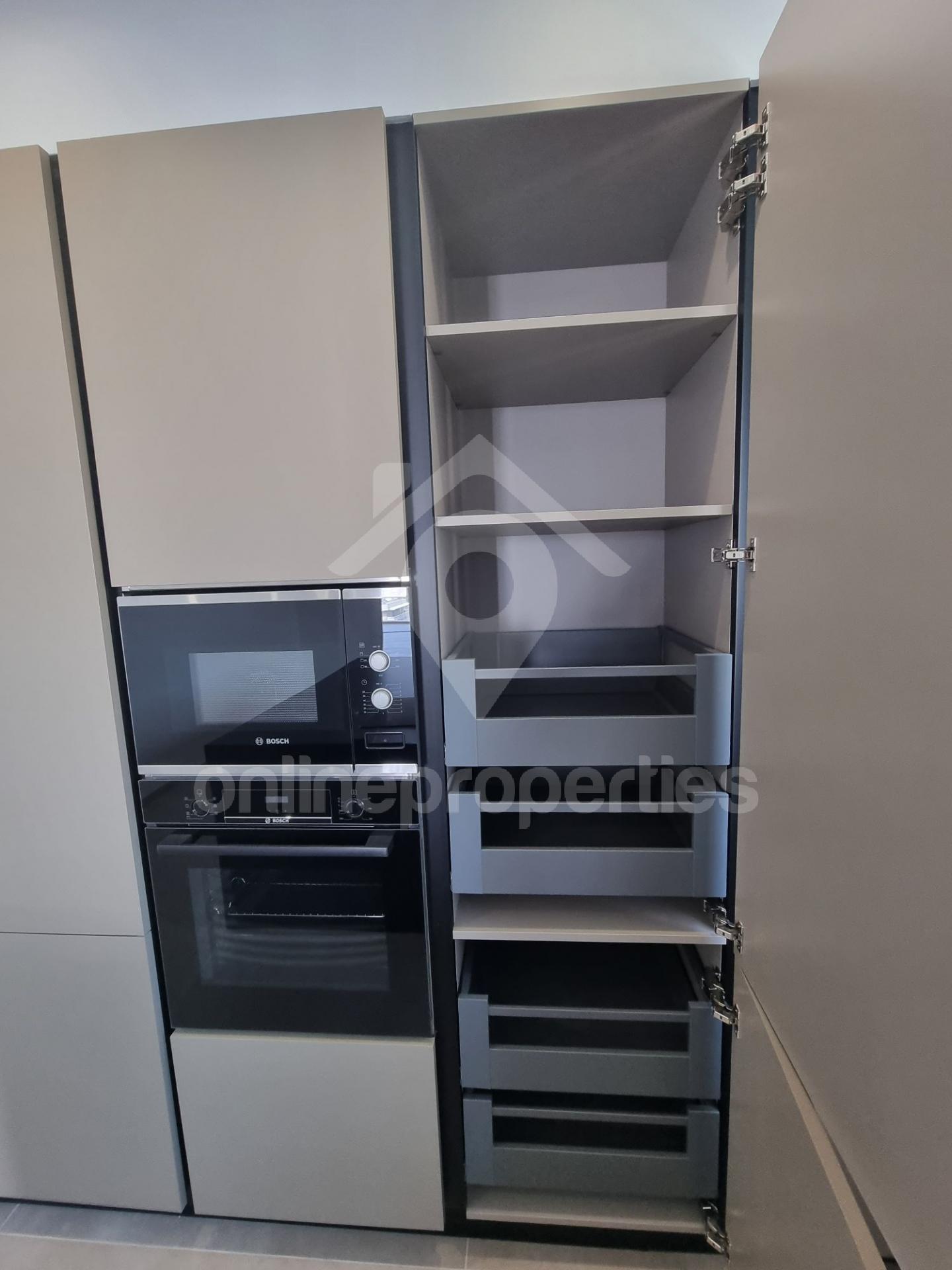 To change image, hover mouse over thumbnails below