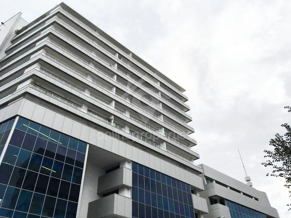 To change image, hover mouse over thumbnails below