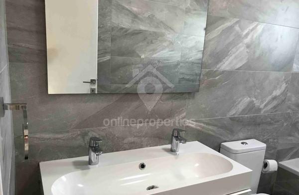 To change image, hover mouse over thumbnails below