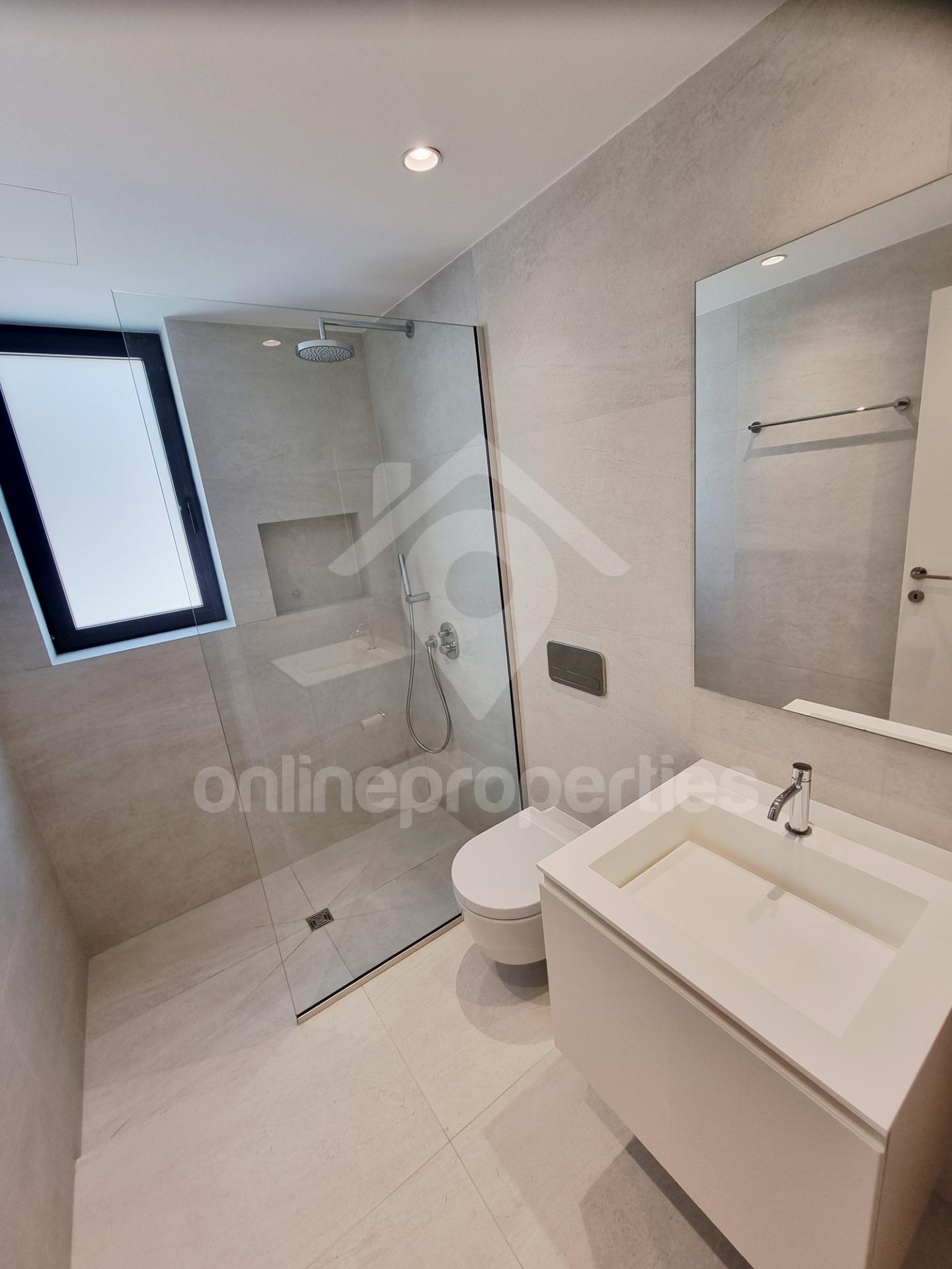 To change image, hover mouse over thumbnails below