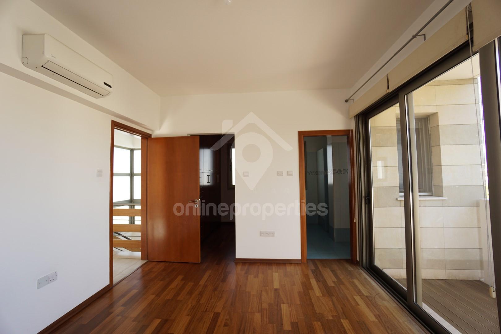 To change image, hover mouse over thumbnails below