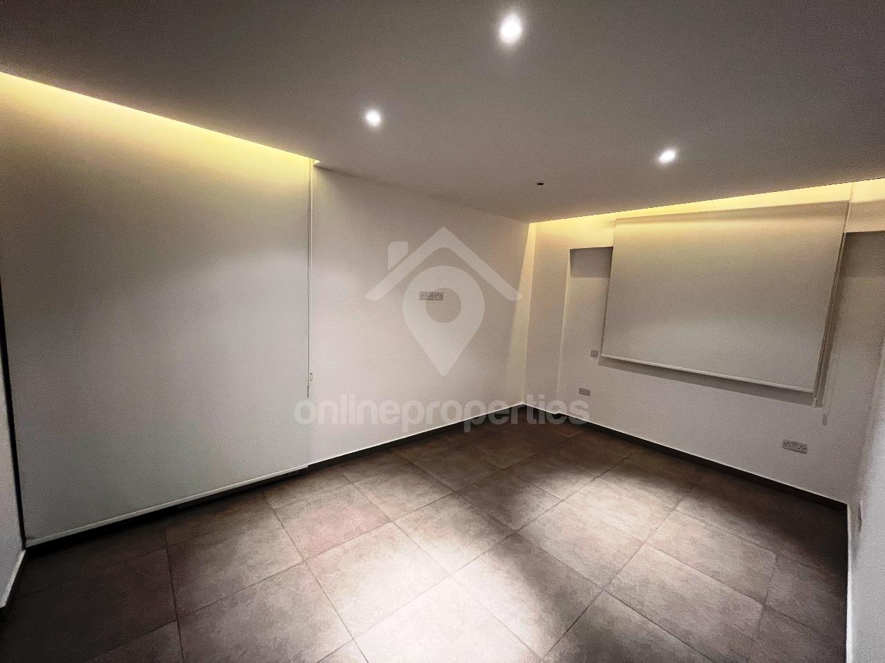 To change image, hover mouse over thumbnails below