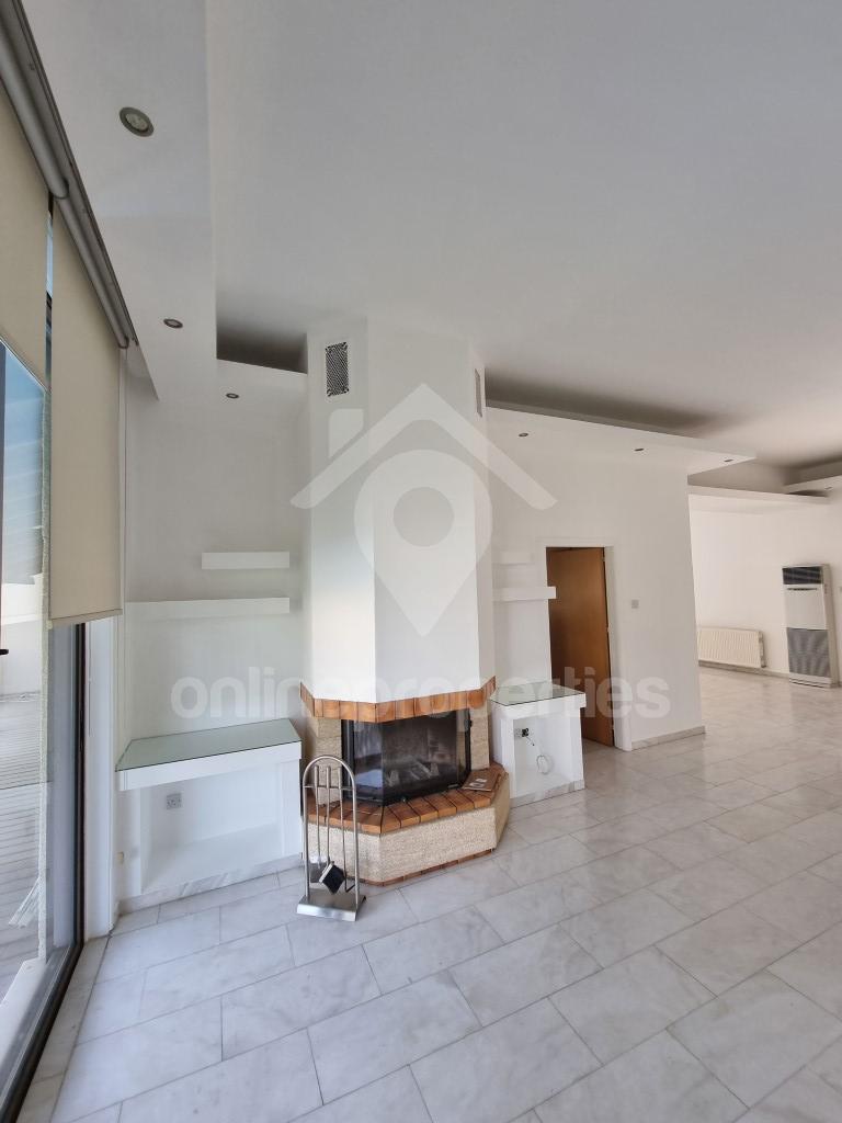 To change image, hover mouse over thumbnails below