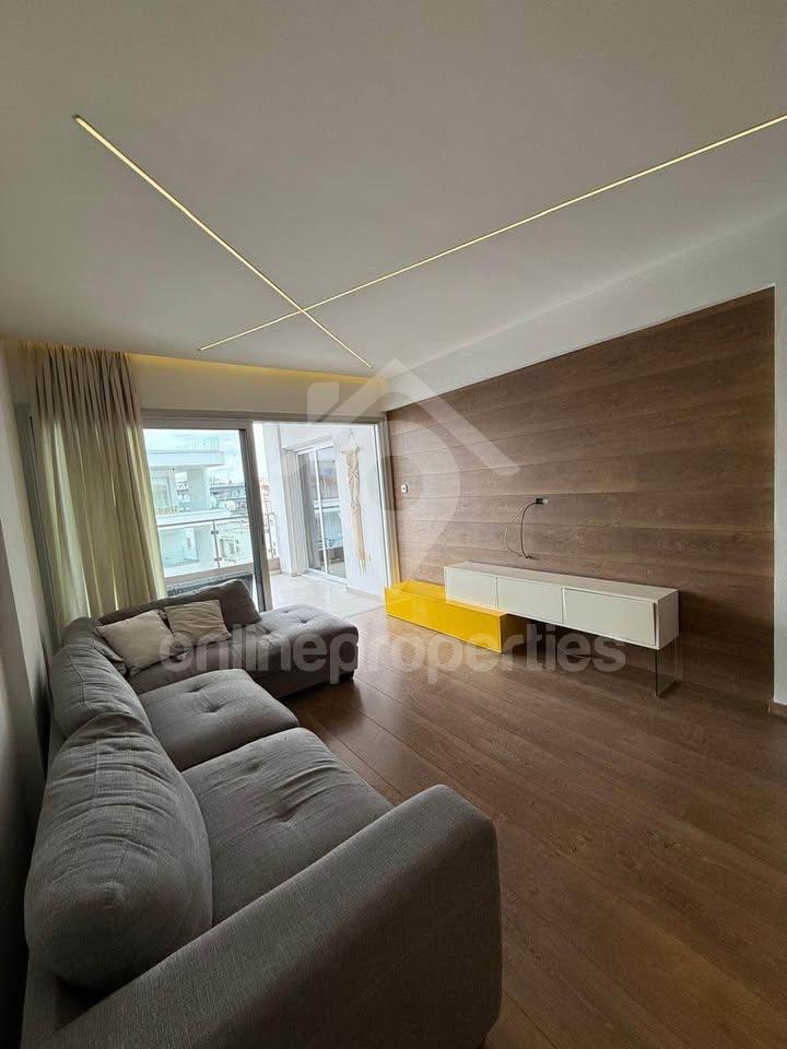 To change image, hover mouse over thumbnails below