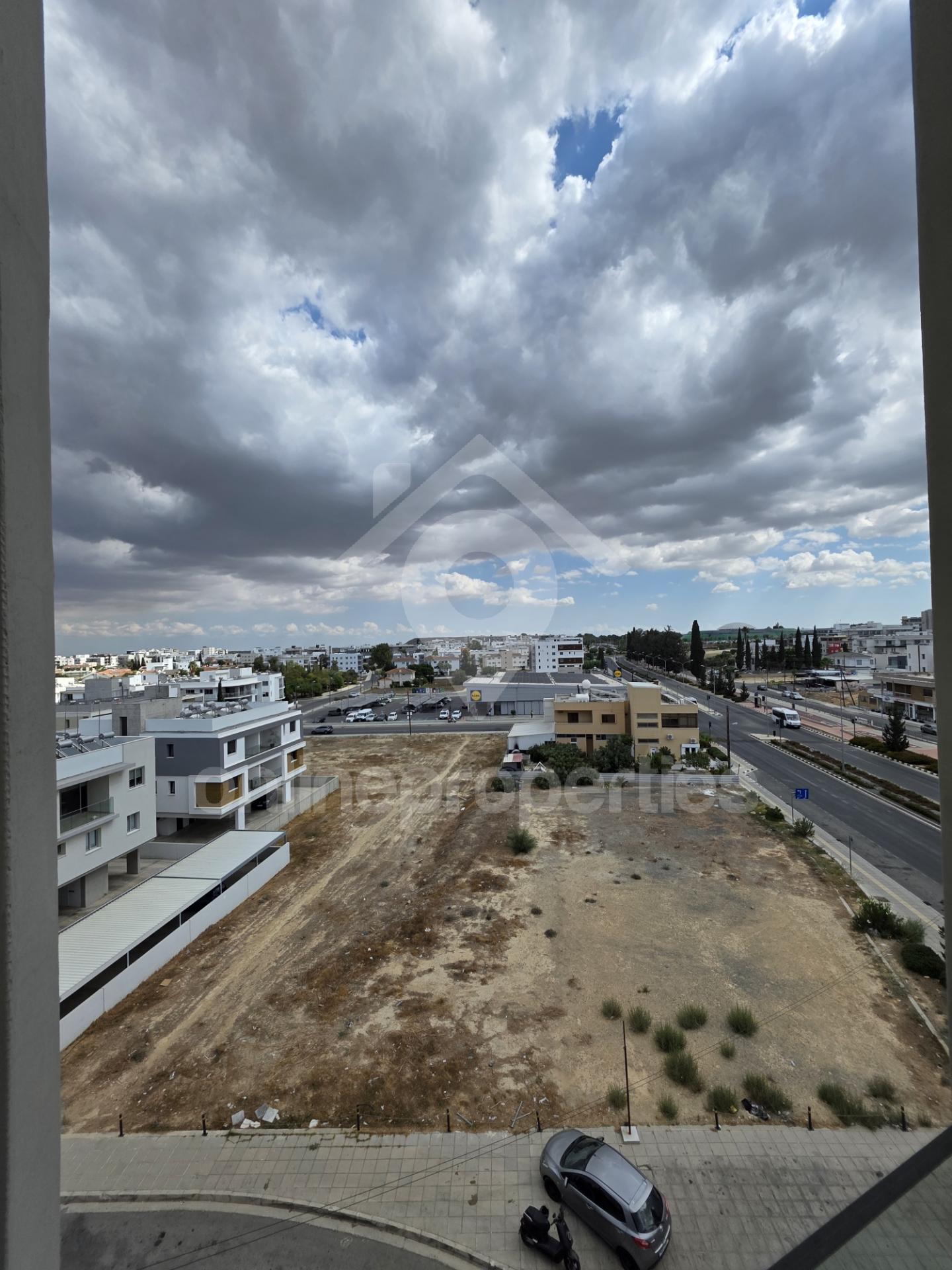 To change image, hover mouse over thumbnails below