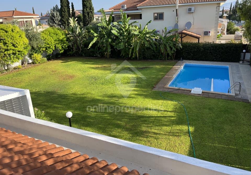 To change image, hover mouse over thumbnails below