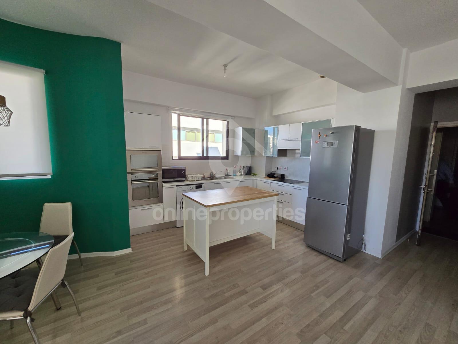 To change image, hover mouse over thumbnails below