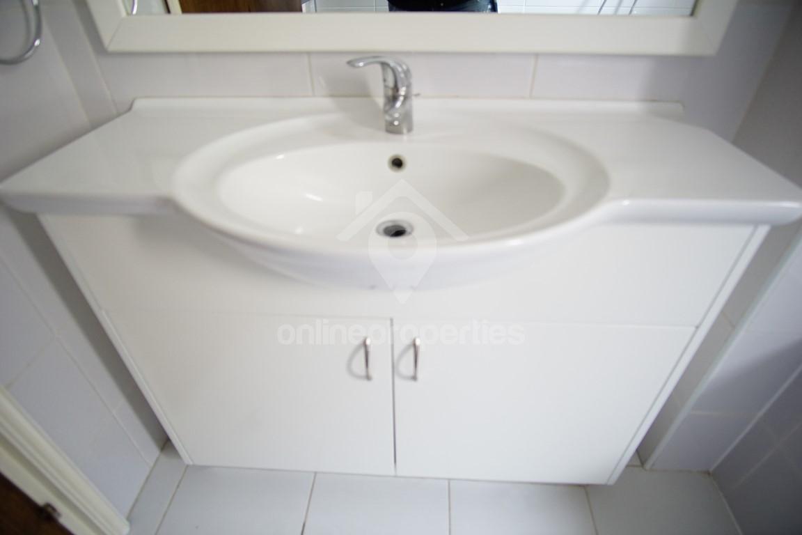 To change image, hover mouse over thumbnails below