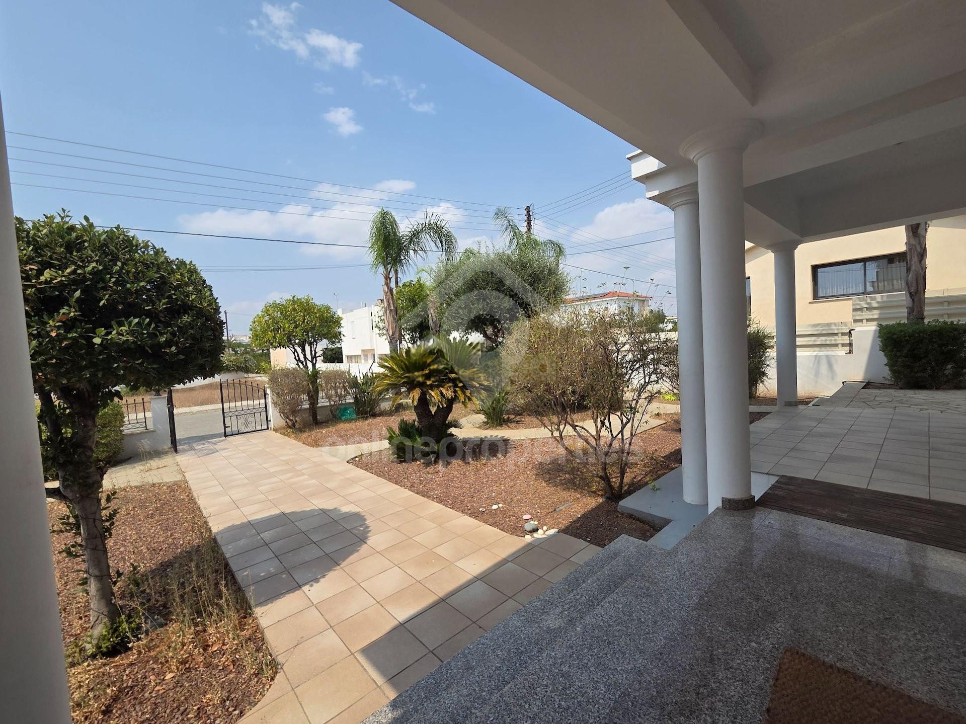 To change image, hover mouse over thumbnails below