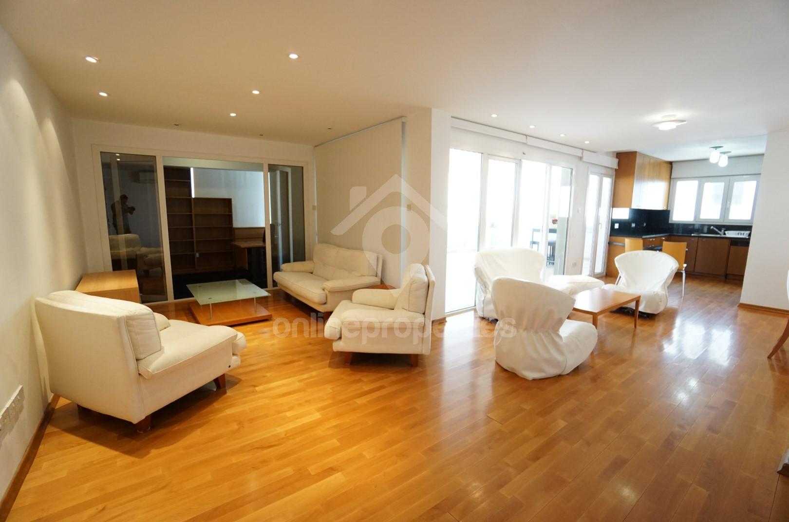 Custom made three bed close to parks