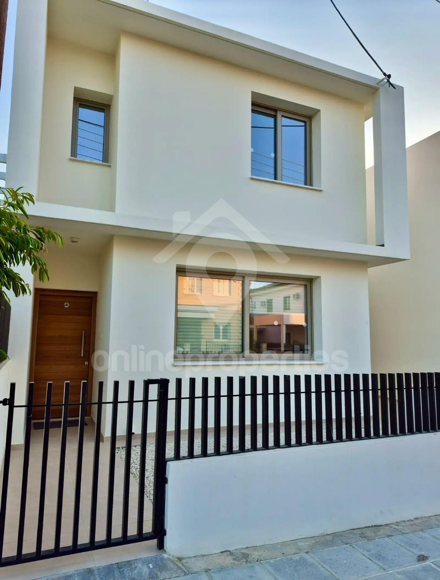 To change image, hover mouse over thumbnails below