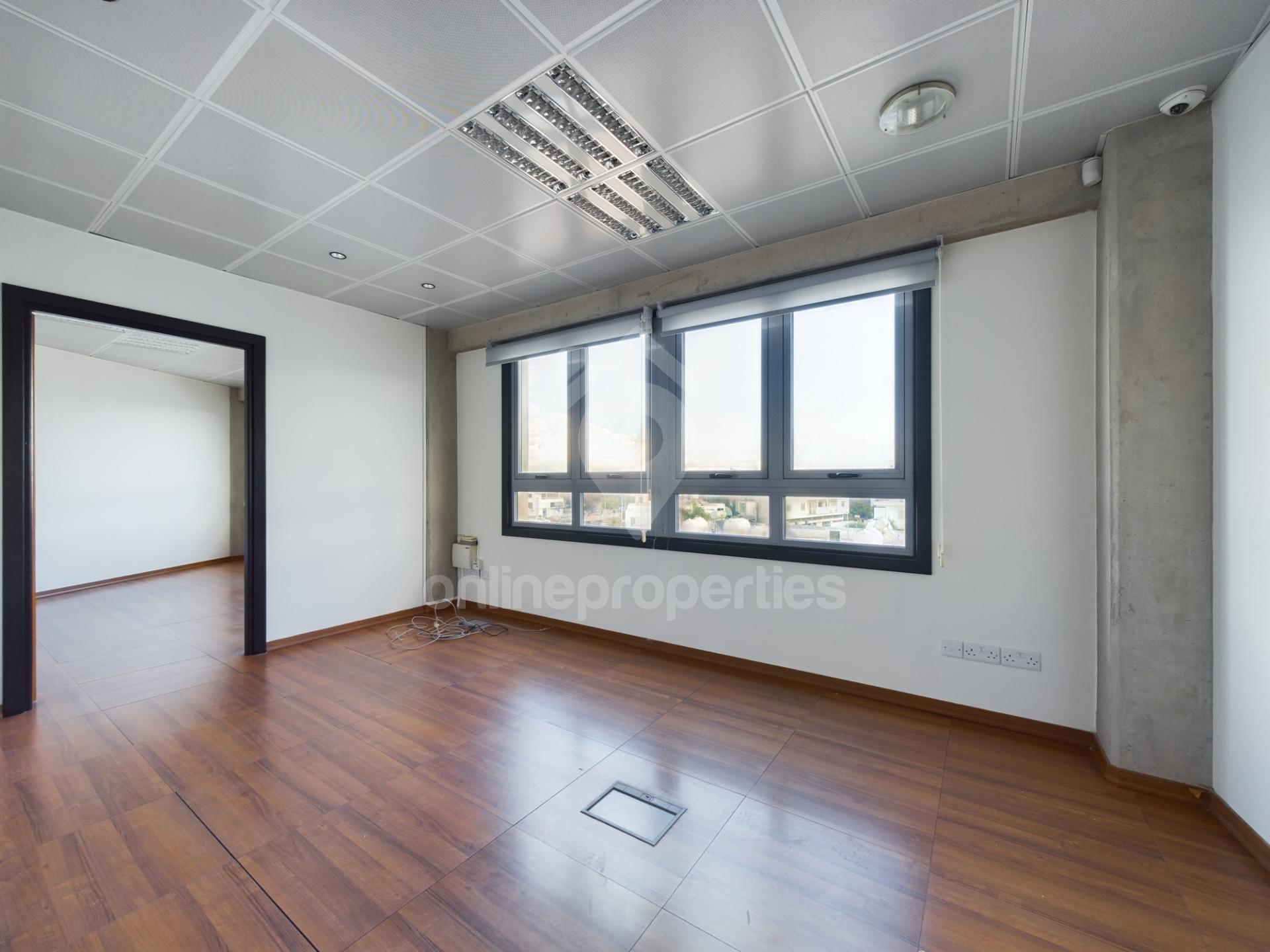 To change image, hover mouse over thumbnails below