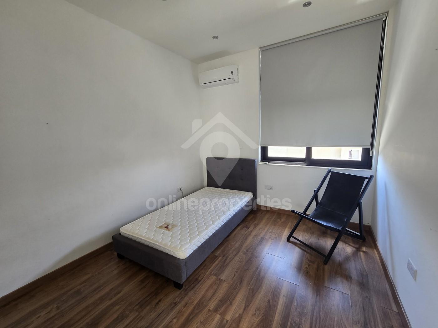 To change image, hover mouse over thumbnails below