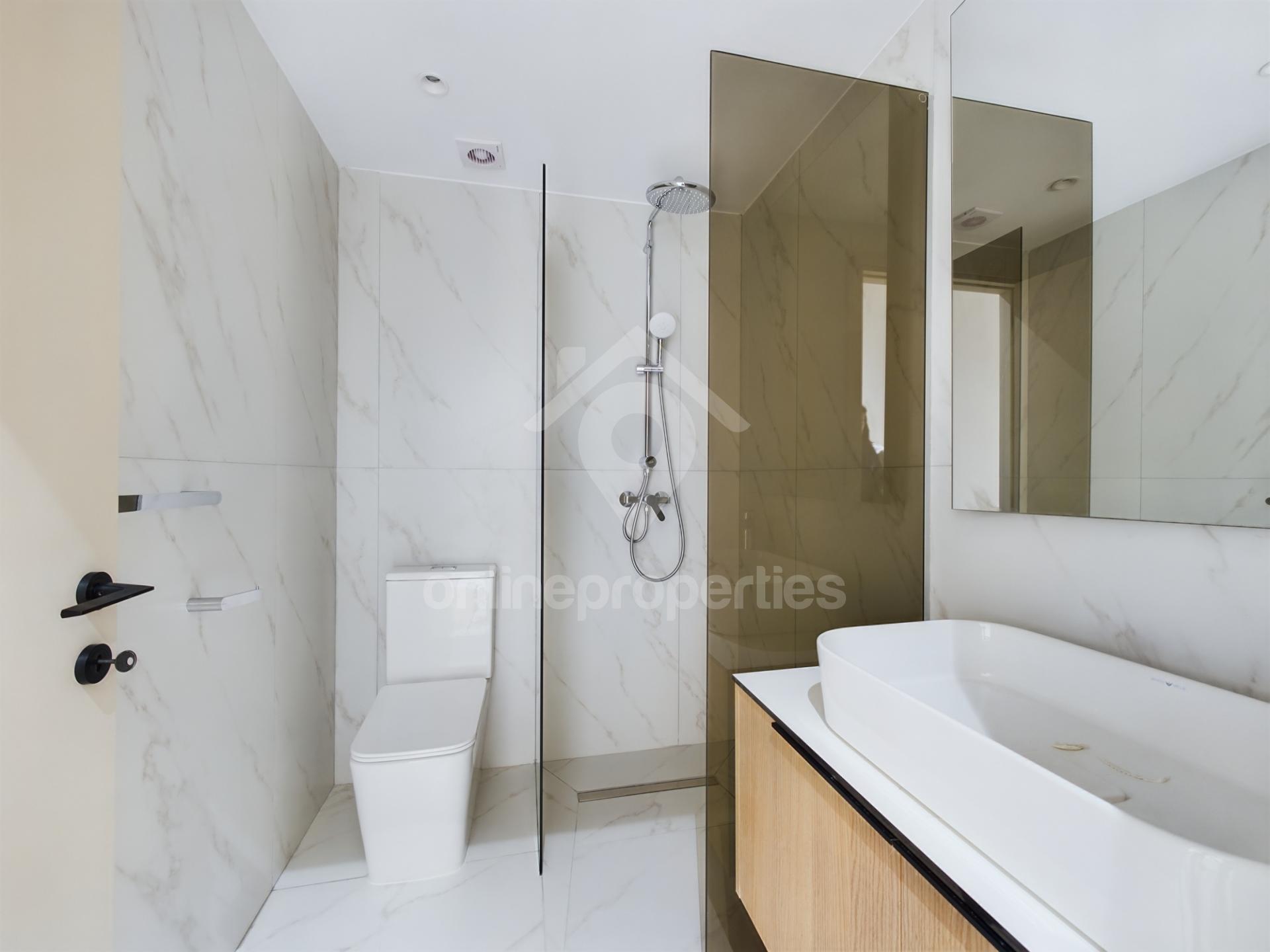 To change image, hover mouse over thumbnails below