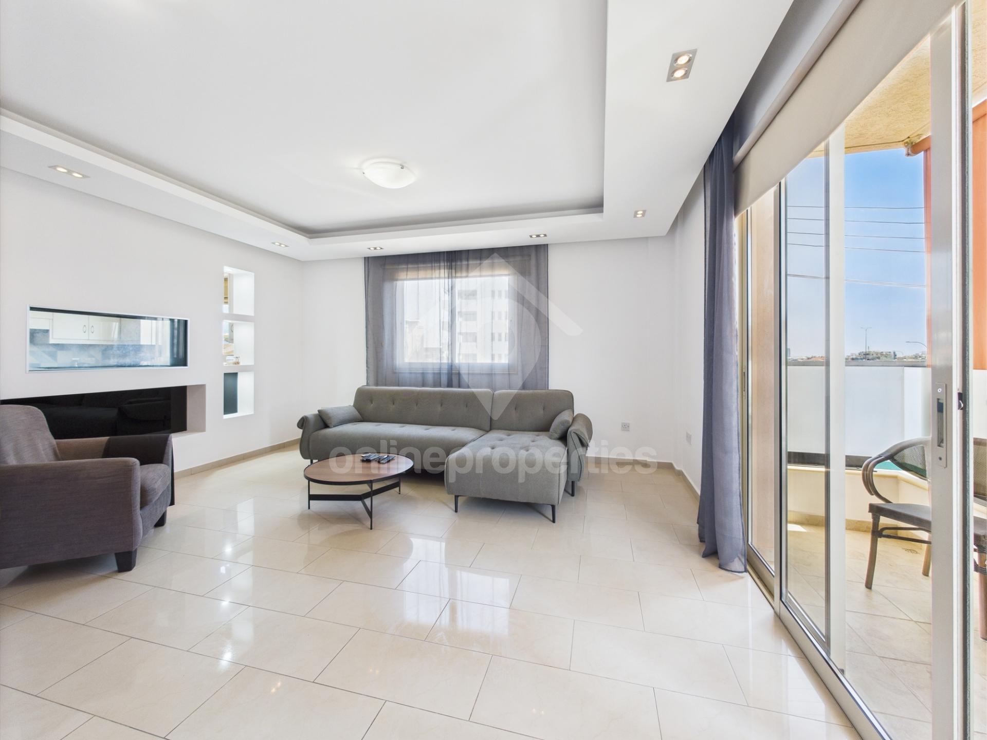 To change image, hover mouse over thumbnails below