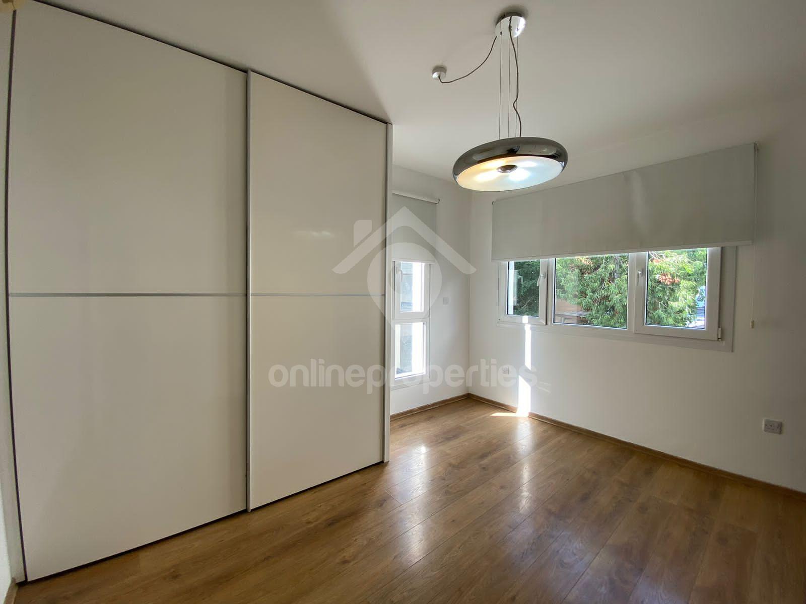 To change image, hover mouse over thumbnails below