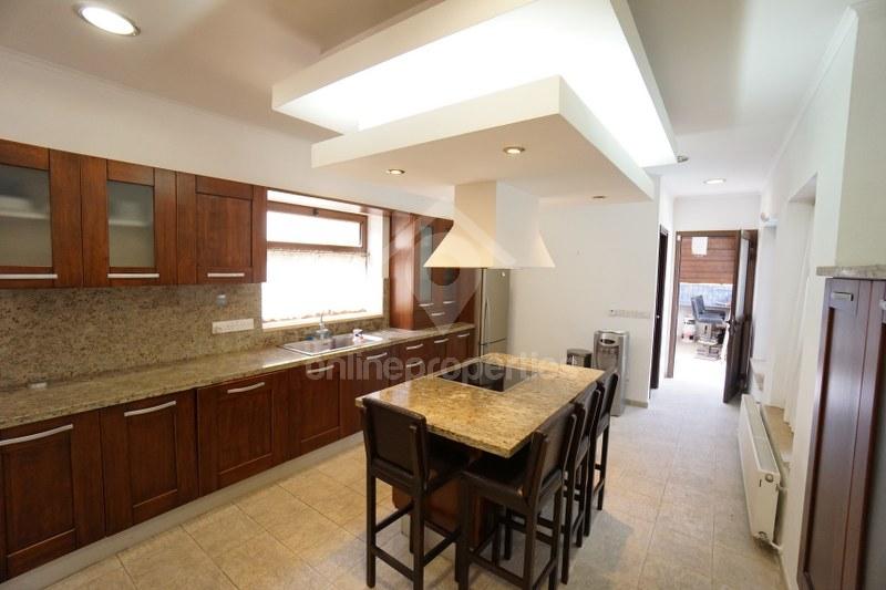 To change image, hover mouse over thumbnails below