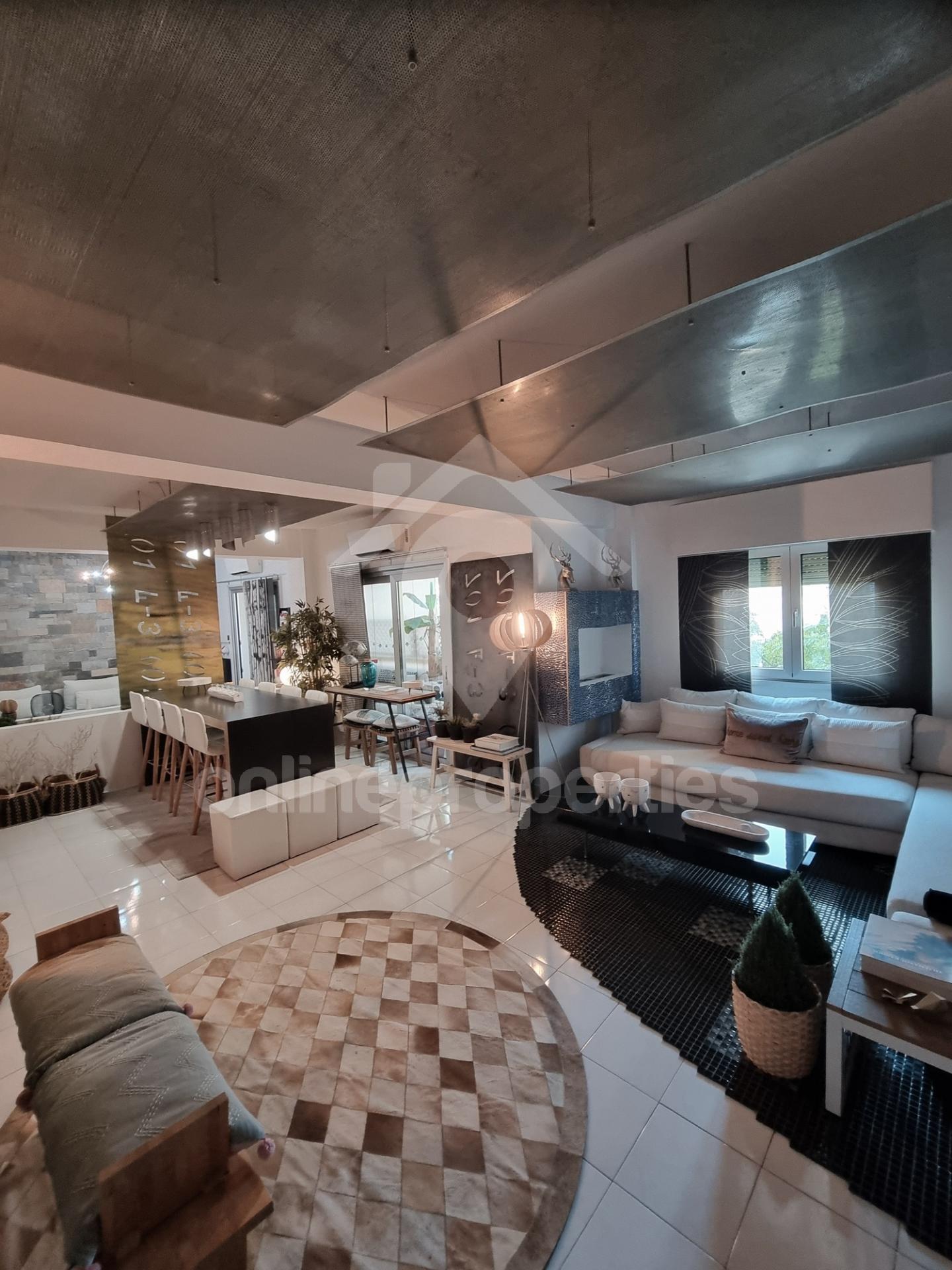 To change image, hover mouse over thumbnails below