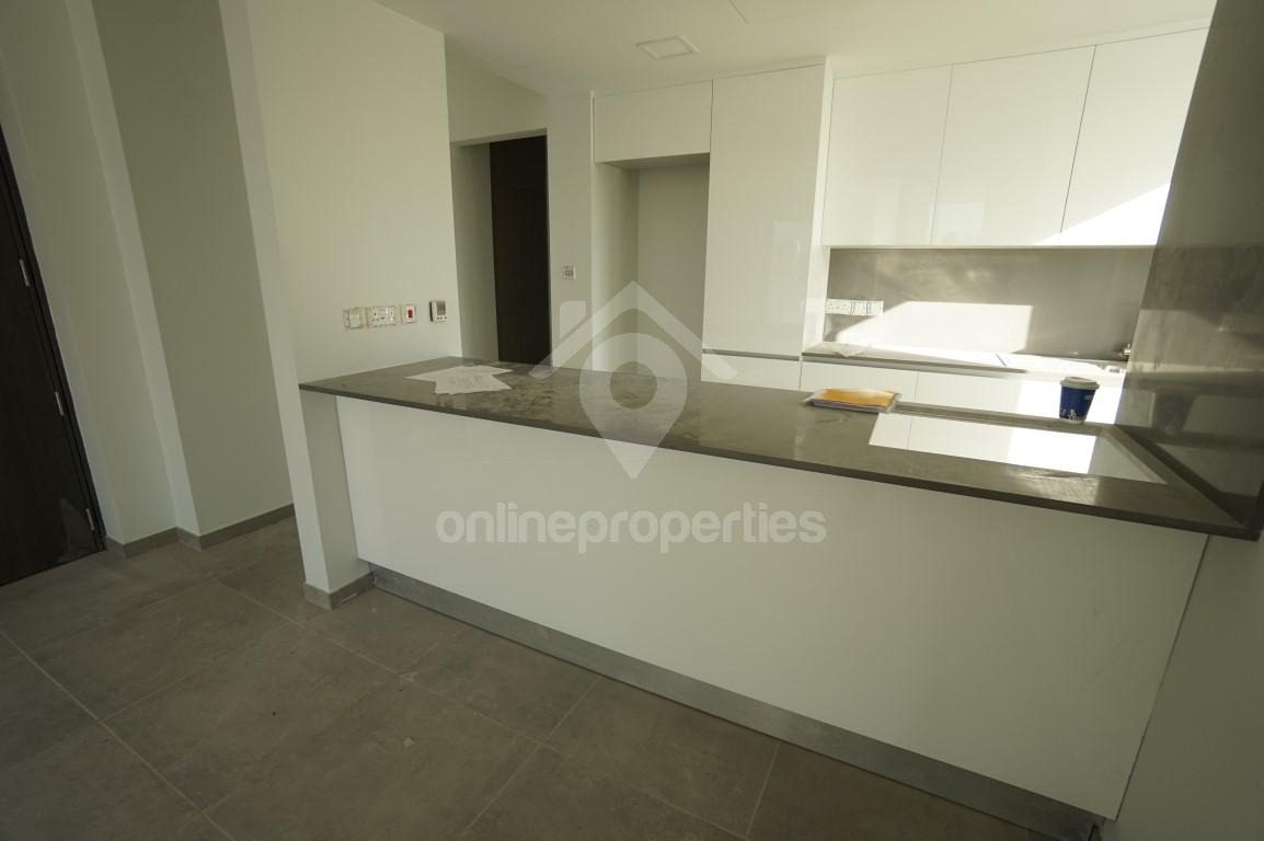 To change image, hover mouse over thumbnails below