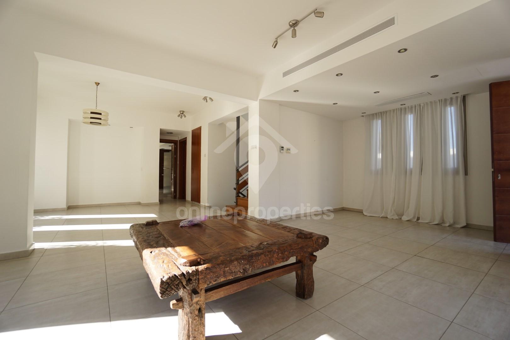 To change image, hover mouse over thumbnails below