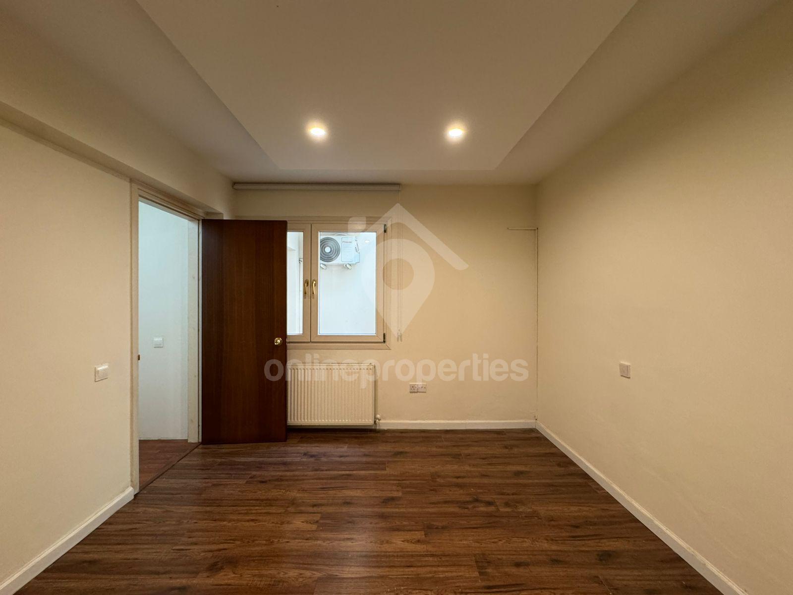 To change image, hover mouse over thumbnails below