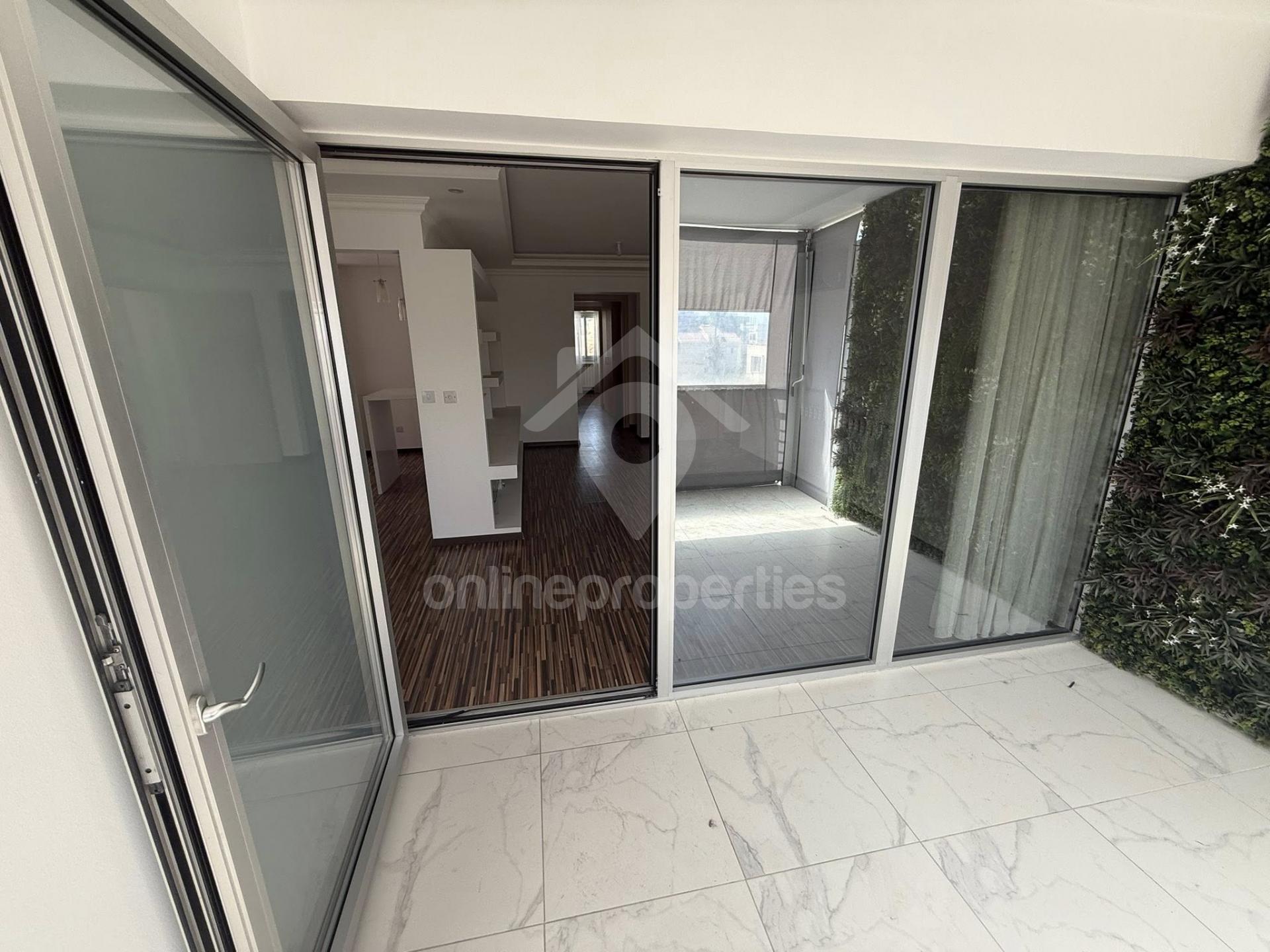 To change image, hover mouse over thumbnails below