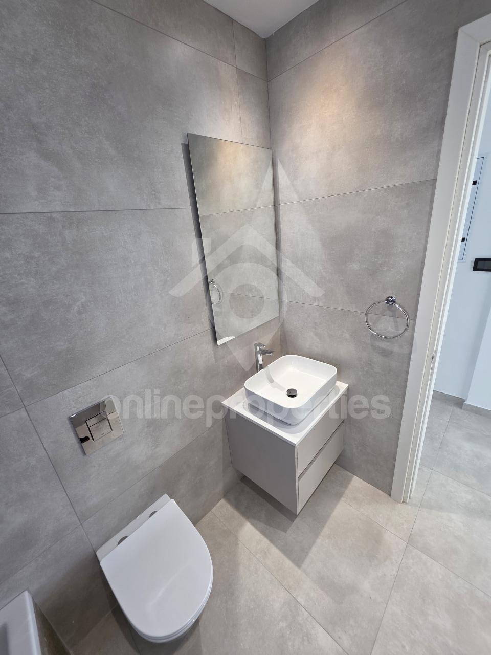 To change image, hover mouse over thumbnails below