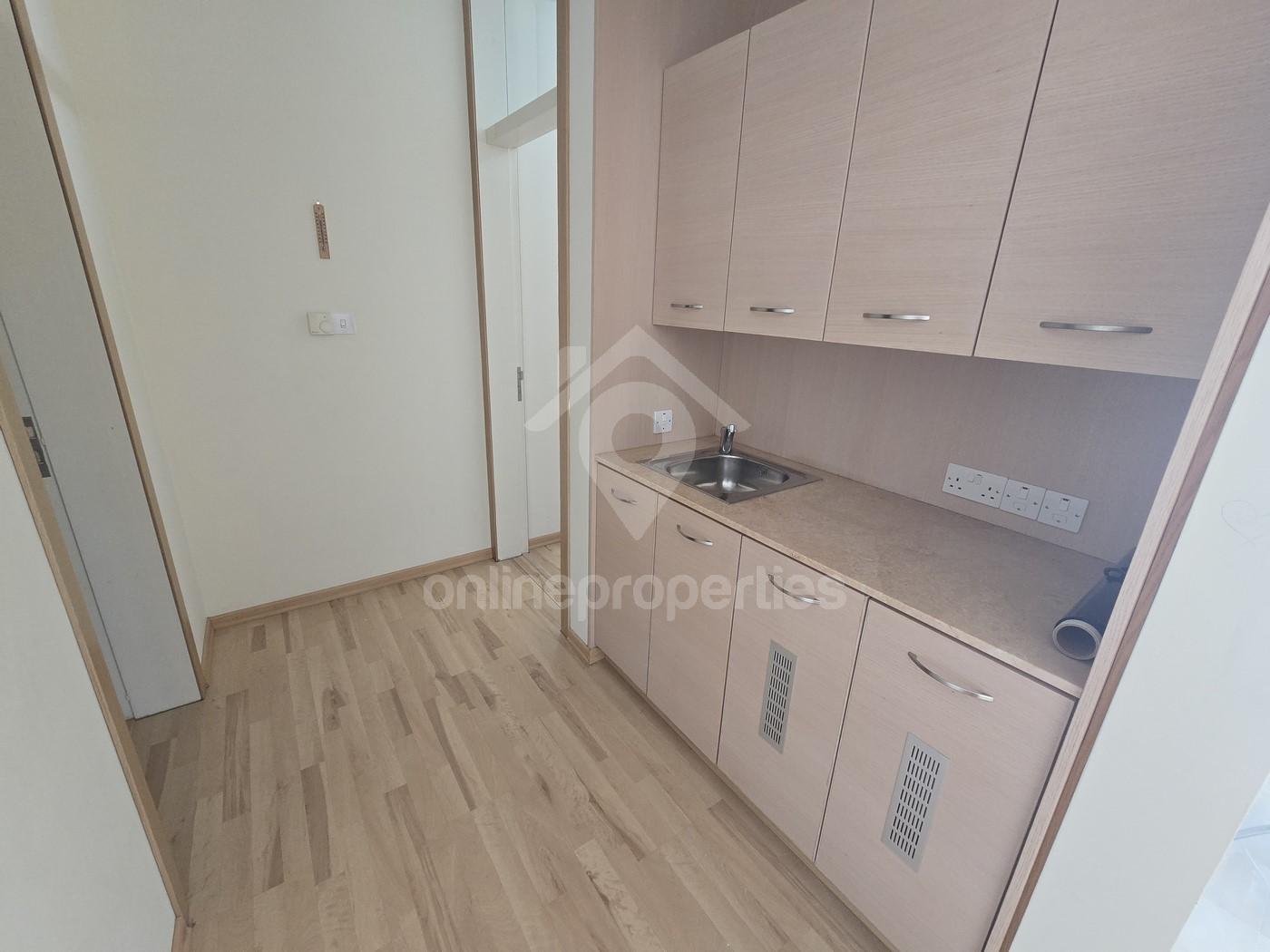 To change image, hover mouse over thumbnails below