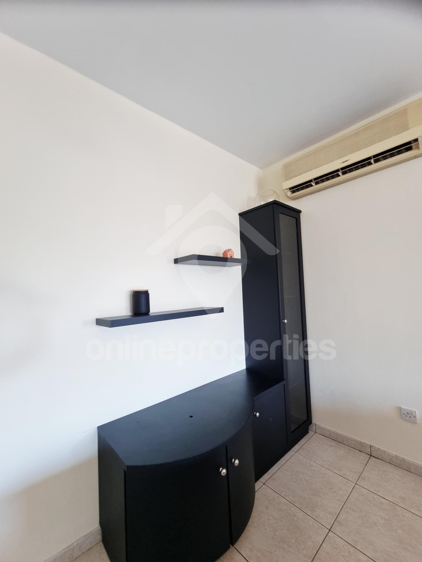 To change image, hover mouse over thumbnails below