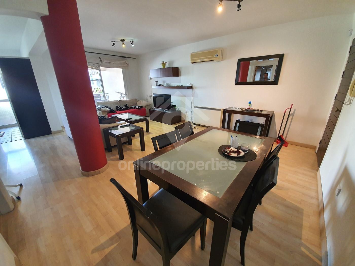 To change image, hover mouse over thumbnails below