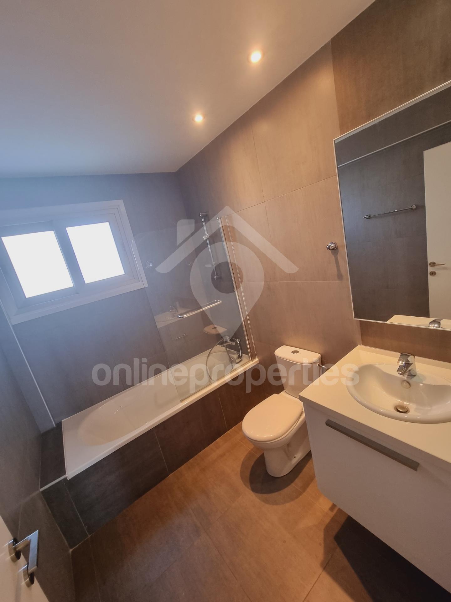 To change image, hover mouse over thumbnails below