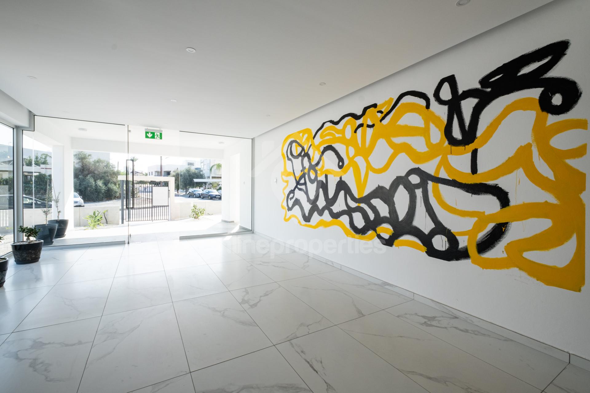 To change image, hover mouse over thumbnails below