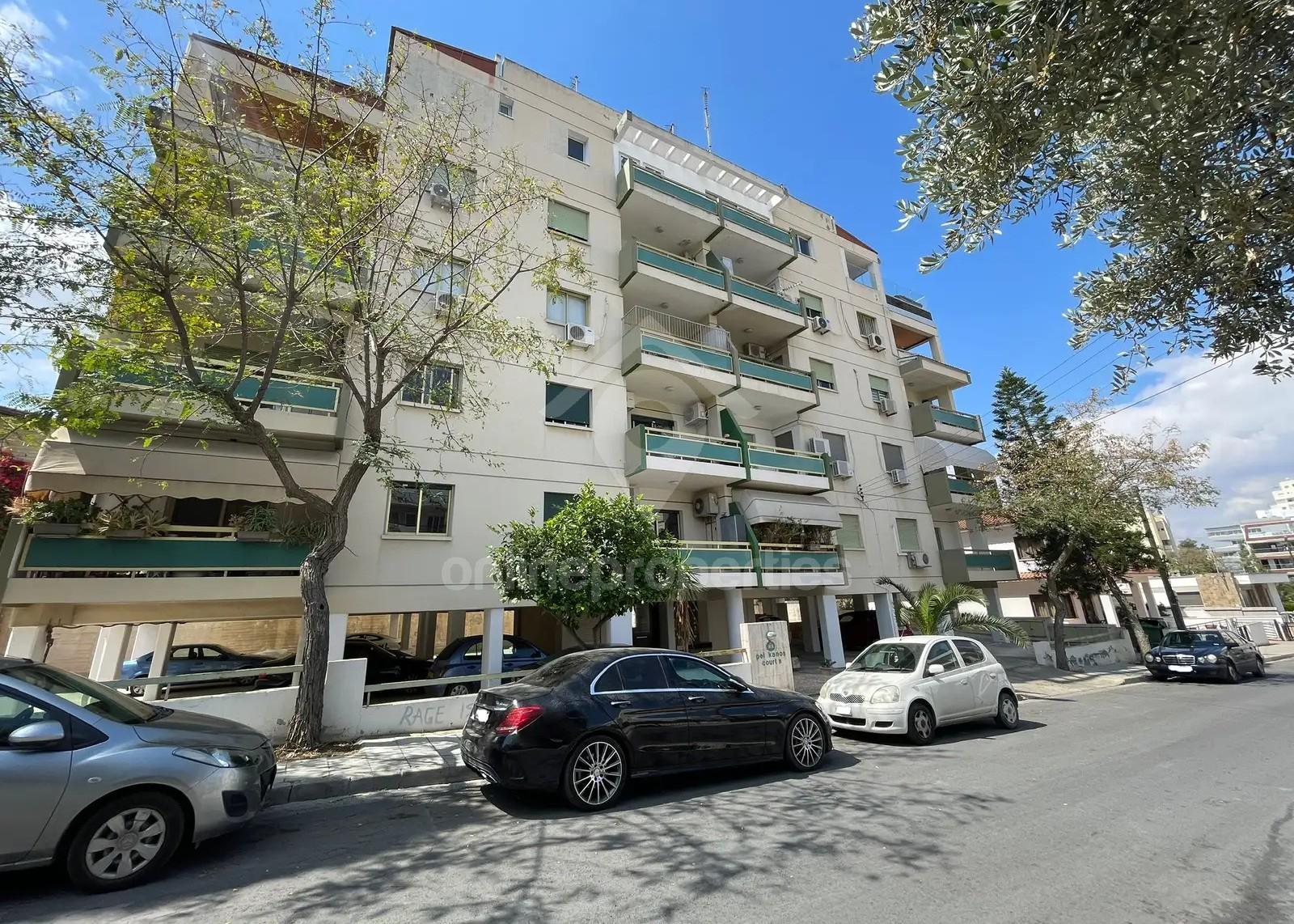 To change image, hover mouse over thumbnails below