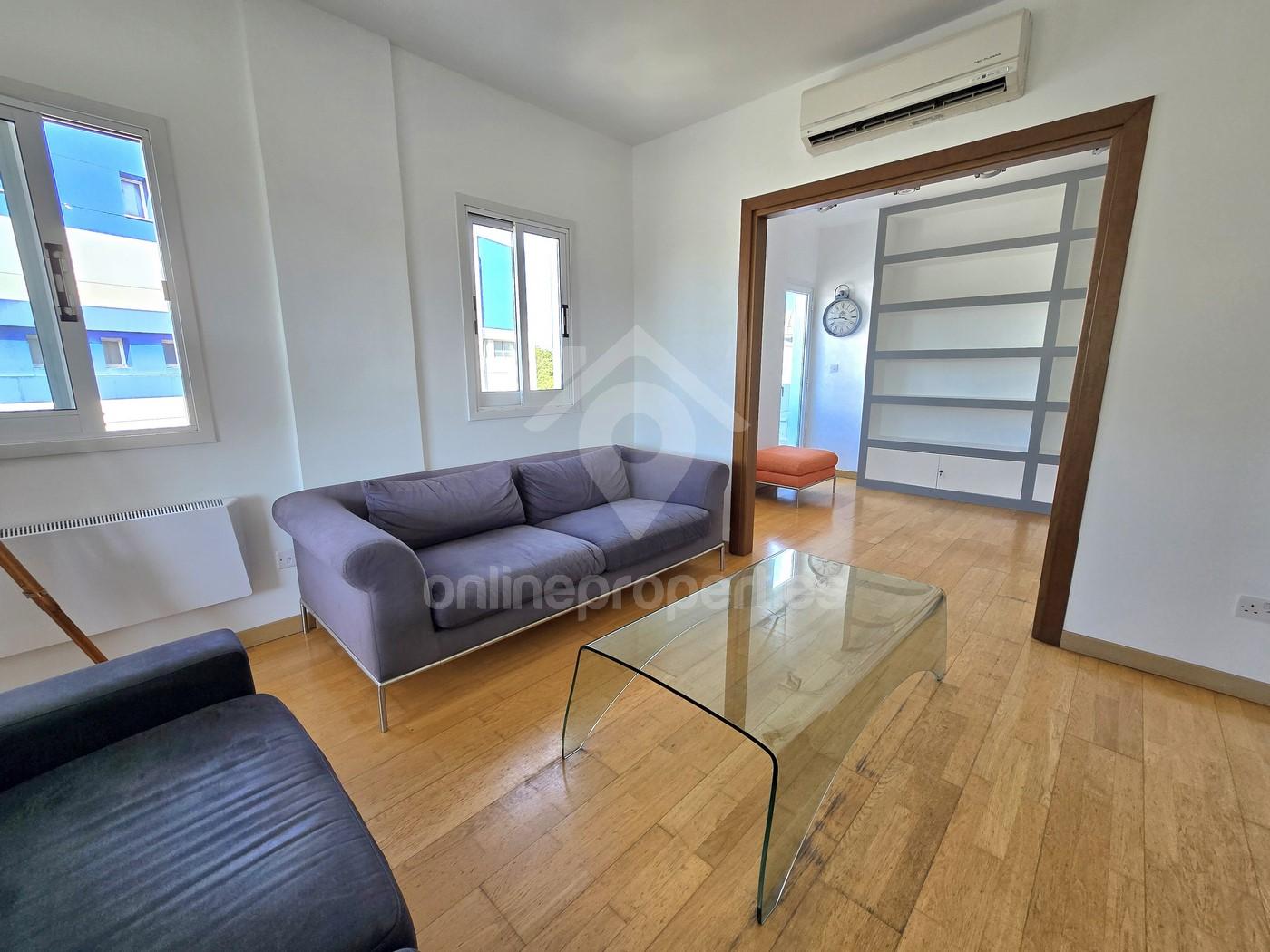 To change image, hover mouse over thumbnails below