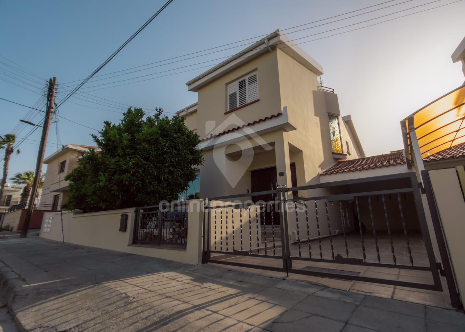Charming Semi-Detached House for Rent in Egkomi: Perfect Family Oasis Near Apollonio Hospital