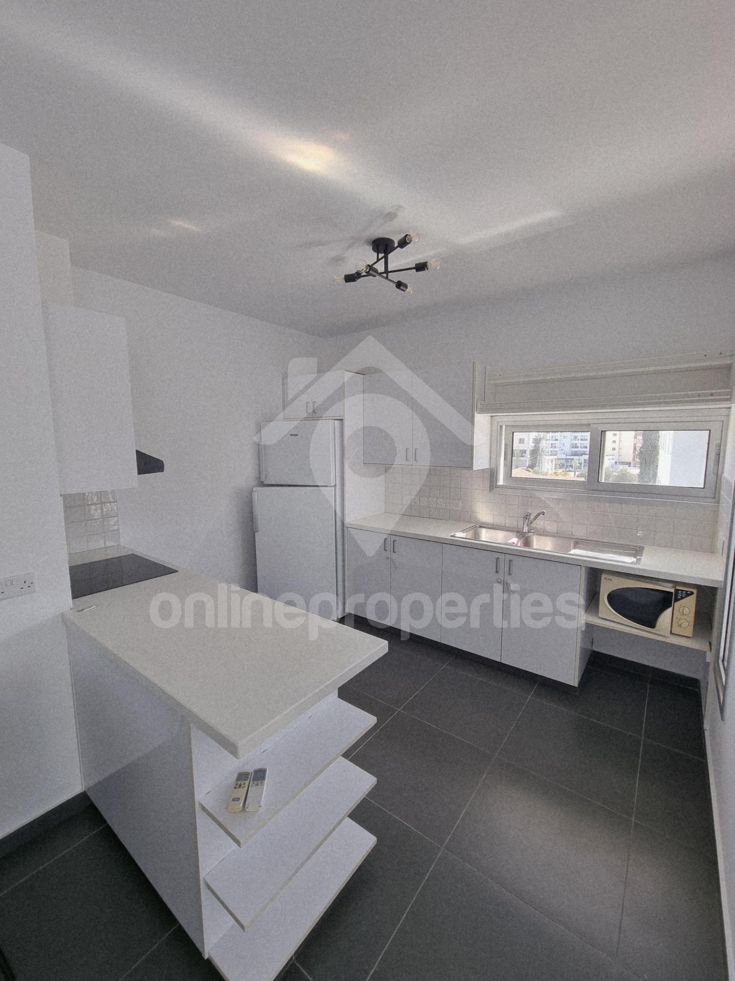 To change image, hover mouse over thumbnails below