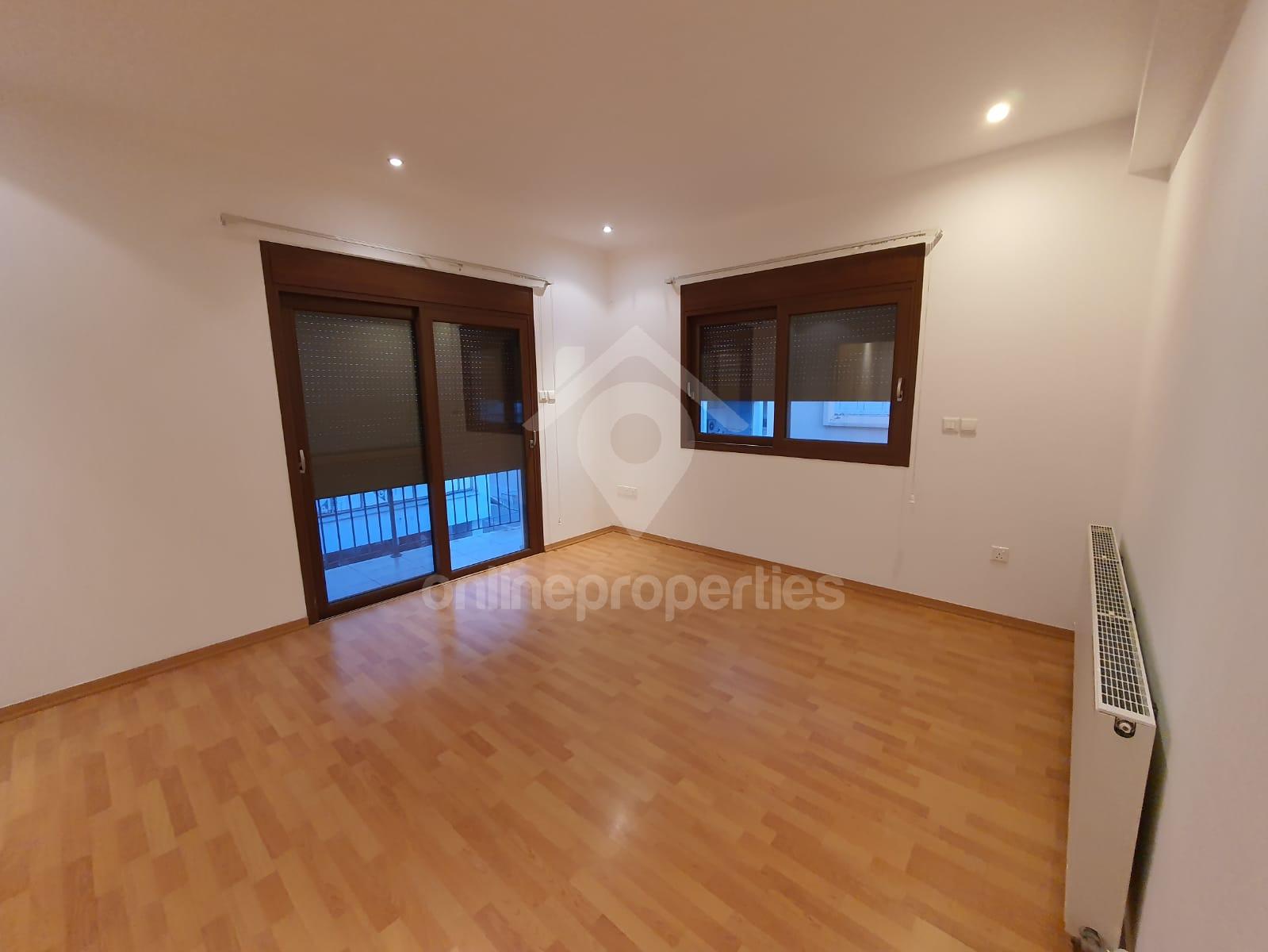 To change image, hover mouse over thumbnails below