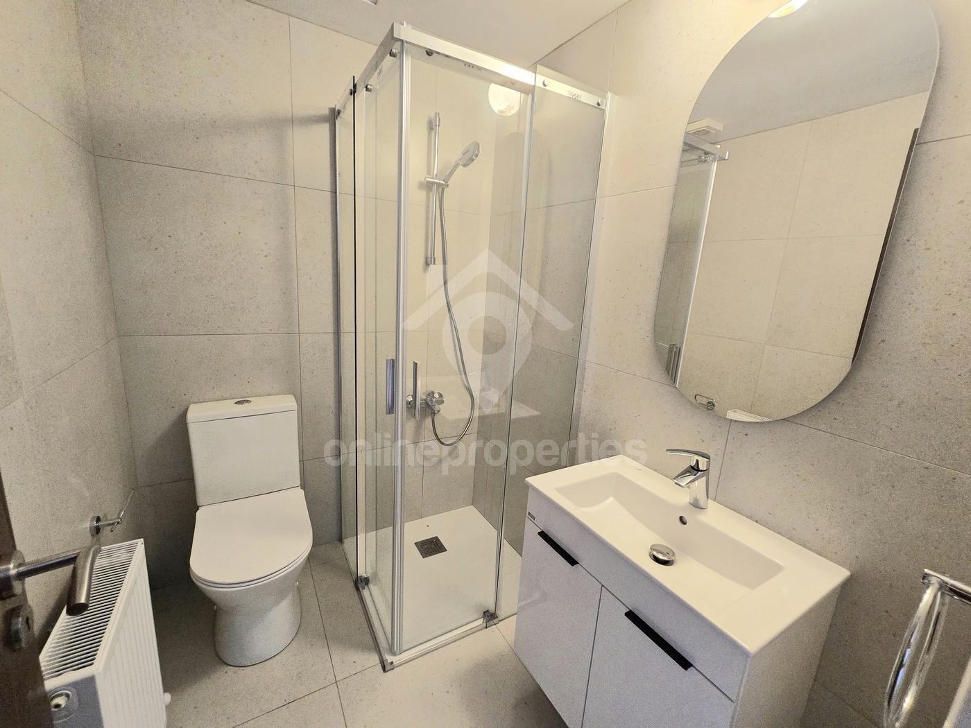 To change image, hover mouse over thumbnails below