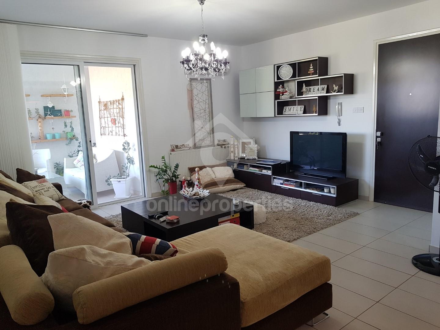 To change image, hover mouse over thumbnails below