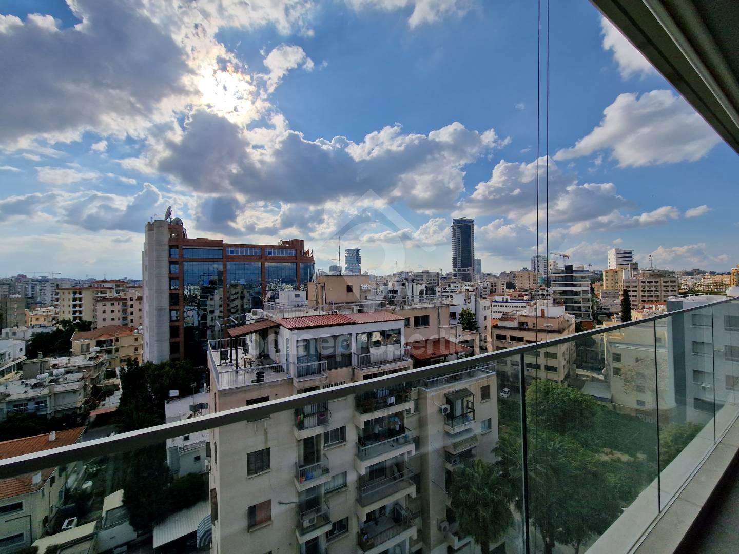 To change image, hover mouse over thumbnails below