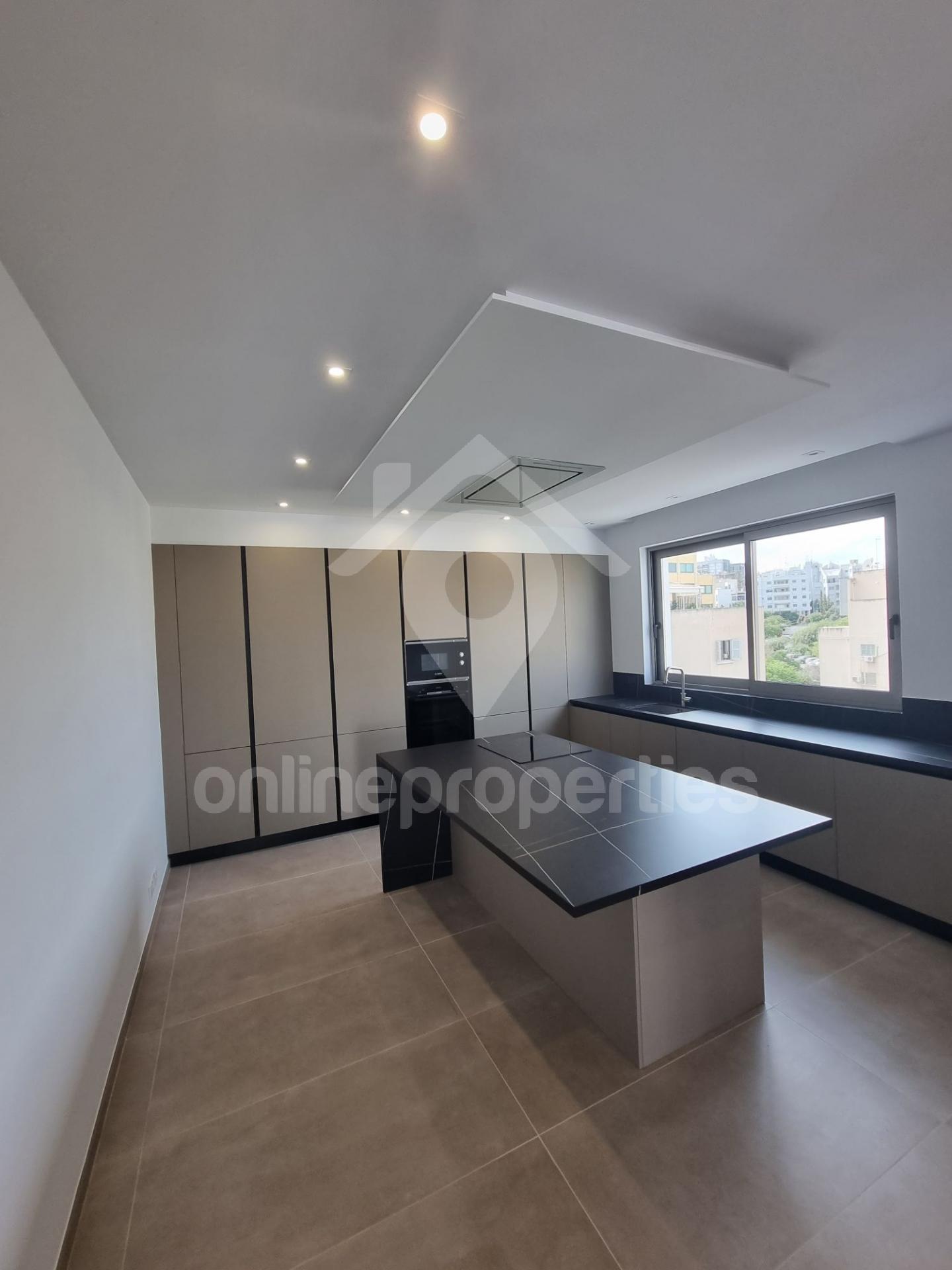 To change image, hover mouse over thumbnails below