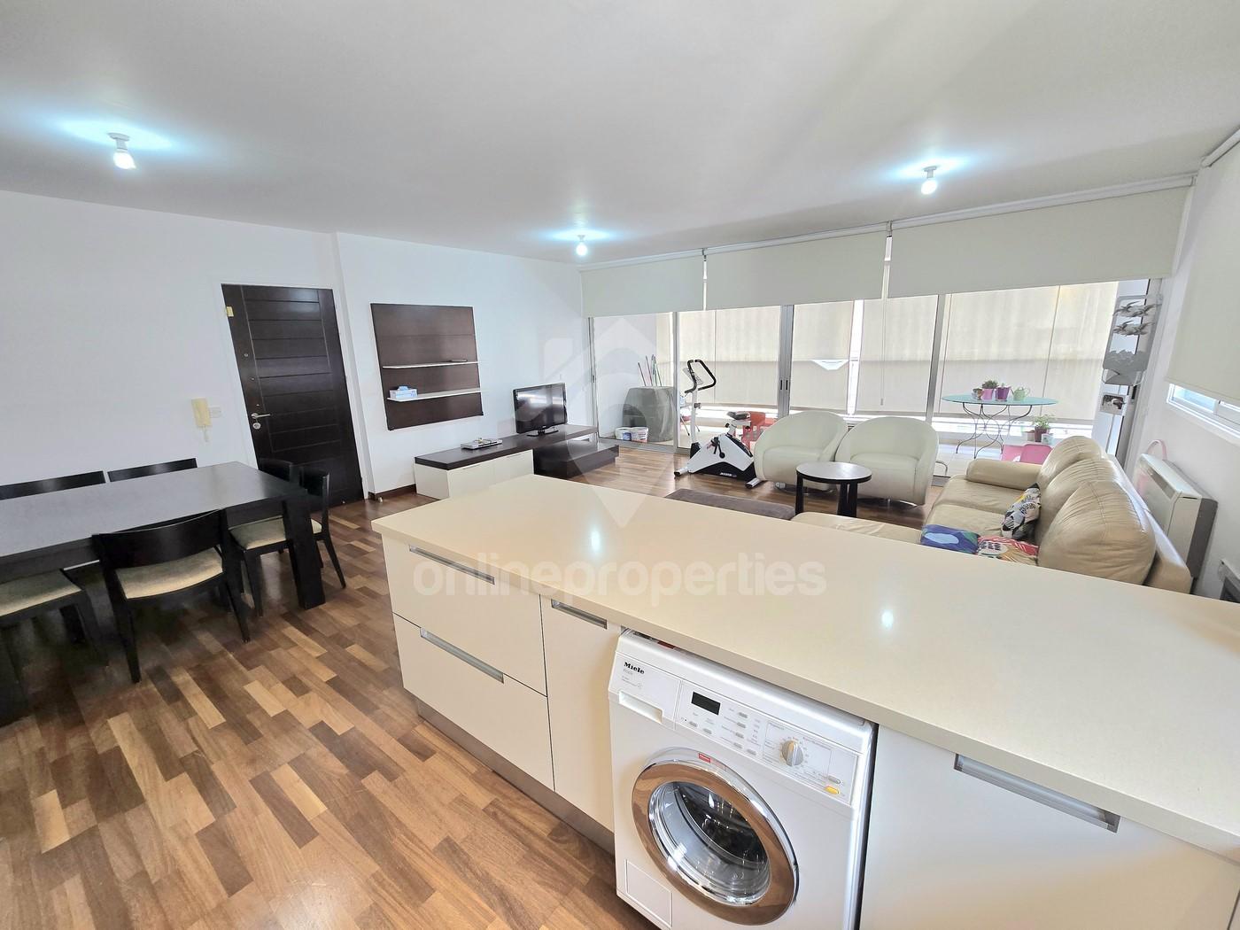 To change image, hover mouse over thumbnails below