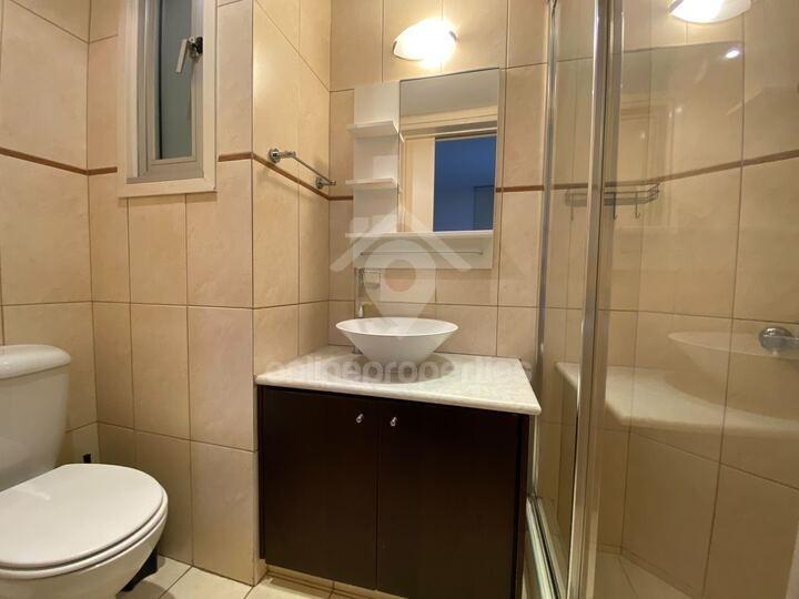 To change image, hover mouse over thumbnails below