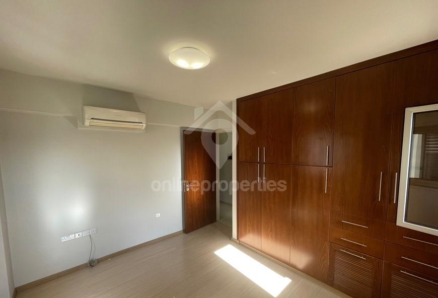 To change image, hover mouse over thumbnails below